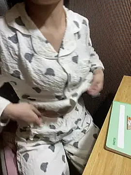 Mina048 live cam on StripChat