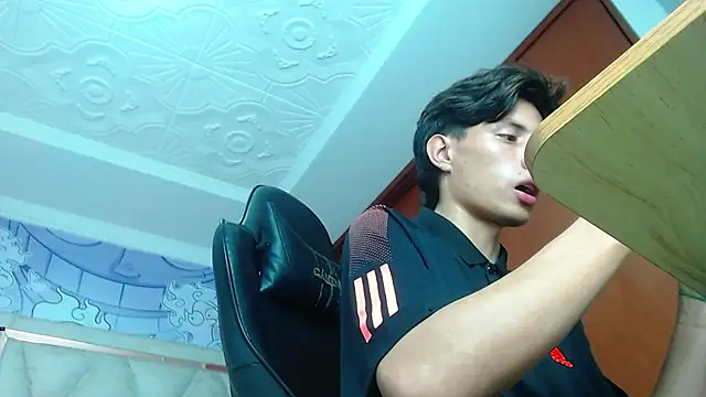 hot_atheltee (M twink) - FLASH DICK🍆💦