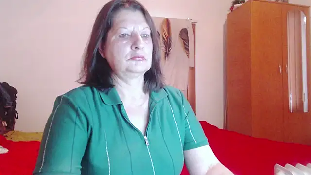ExtasyMature live cam on StripChat