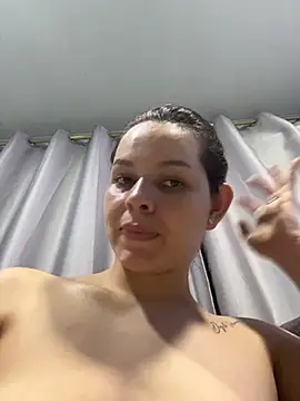 miacarrot live cam on StripChat
