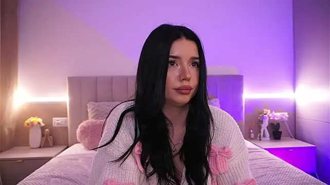 LaraAnnee live cam on StripChat