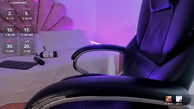 Jazminn_01 live cam on StripChat