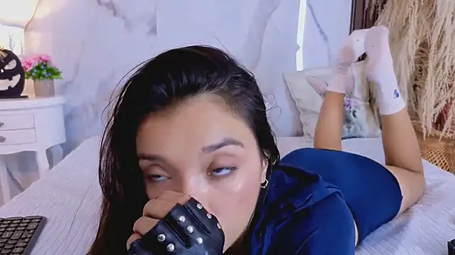 hannahill69 live cam on StripChat