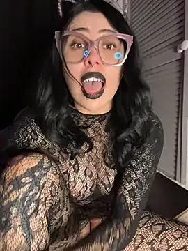 Draculona-666 live cam