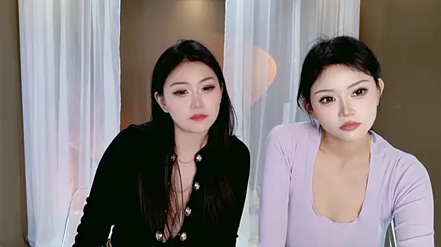 Banana-Milk69 live cam on StripChat