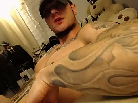 ballardbret (Ask my age) - Cock stroking, flexing, dirty talking. X