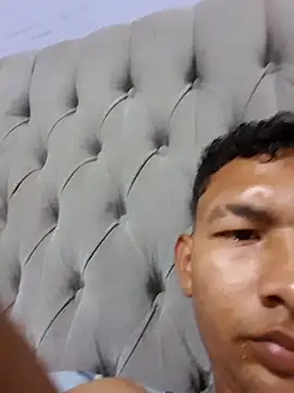 averth on Stripchat