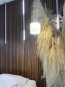 Rousse_blue live cam on StripChat