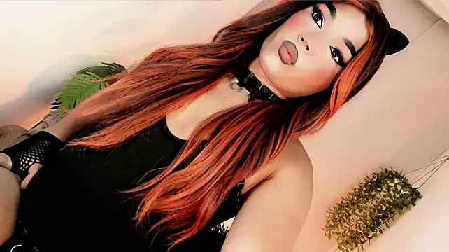 misstreslatin live cam on StripChat