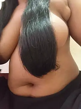 Umma-2 live cam on StripChat