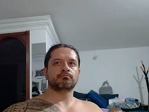 gonzzohunterr live cam on StripChat