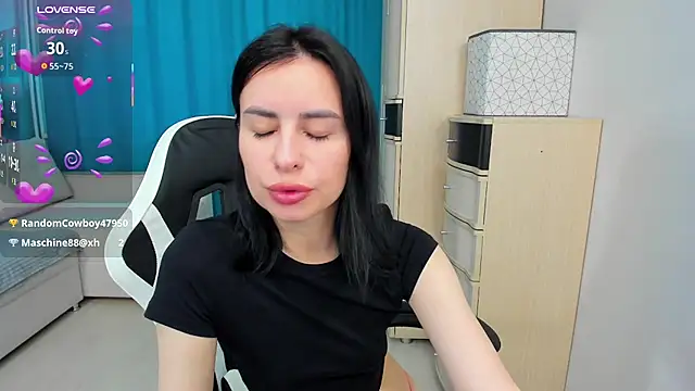 Horny_Lera live cam on StripChat