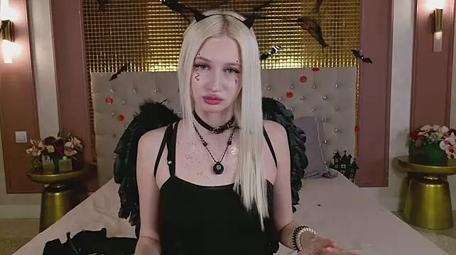 ViolaTurner live cam on StripChat