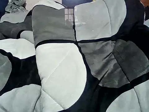 Kamlate1 live cam on StripChat