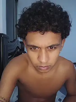 YourCaramelBoy live sex cam