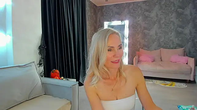 Sevil_Laurent live cam on StripChat