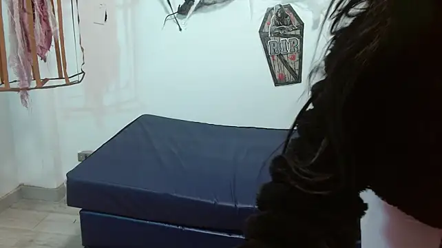 Nahomifoxt live cam on StripChat
