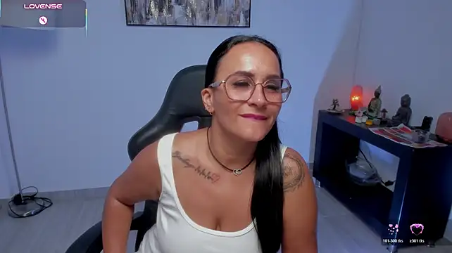 Sara_Charmy live cam preview