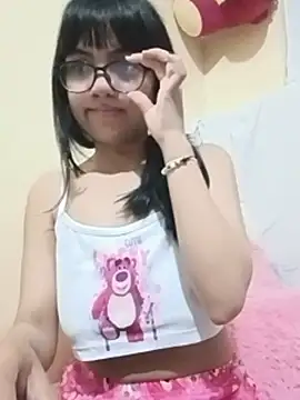 _Maddy_Perez01 webcam