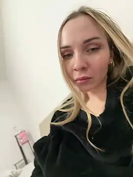 CassieHowar live cam on StripChat