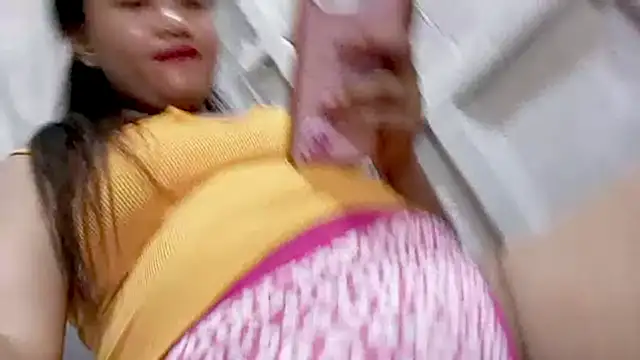 Abegail2221 live sex cam