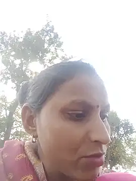 Juli_rathore live cam on StripChat