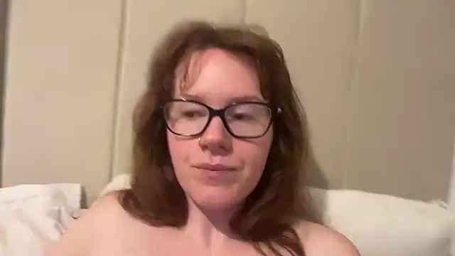 redheadrosie69 live cam on StripChat