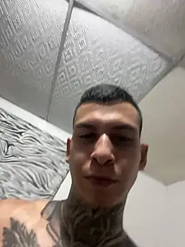 Andrew_san live cam on StripChat