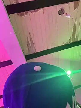suazaniga live cam