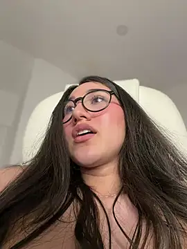 julieta_jhonss live cam on StripChat