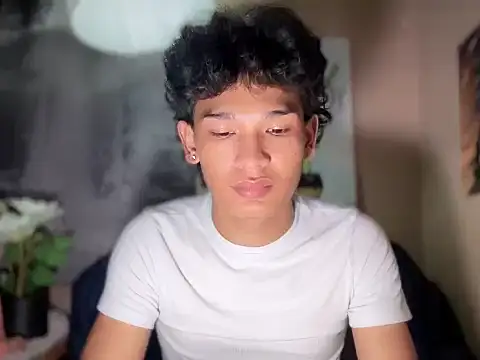Imjustasluttyintownx webcam