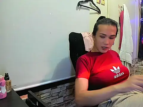 manilafoxts live cam on StripChat