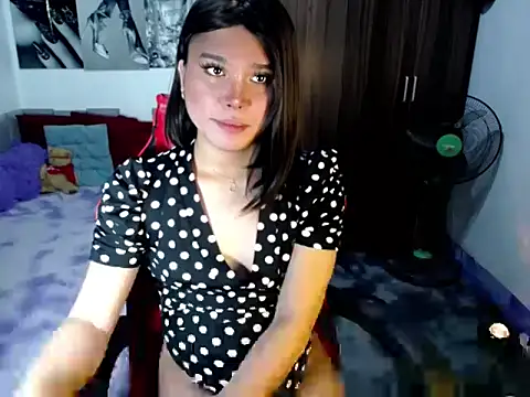 sofiathe1st live cam on StripChat