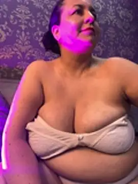 ViennaWins live cam on StripChat
