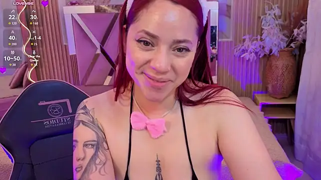ANNE_TAY1 live cam on StripChat