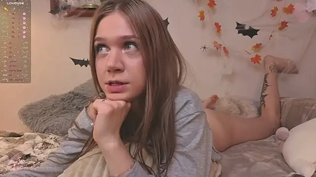 SerenaCrystall live cam on StripChat