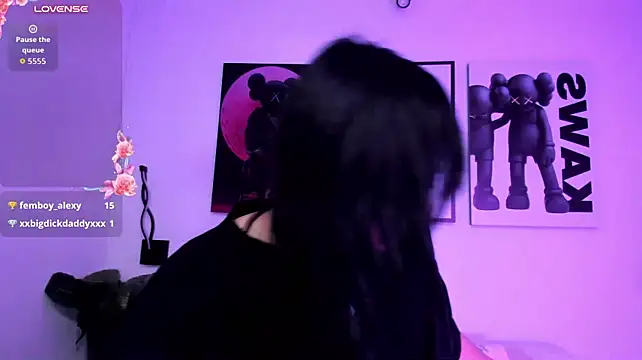 Kat_VonDe live cam on StripChat