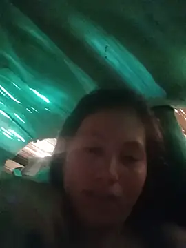 mommyyeng26 live cam on StripChat