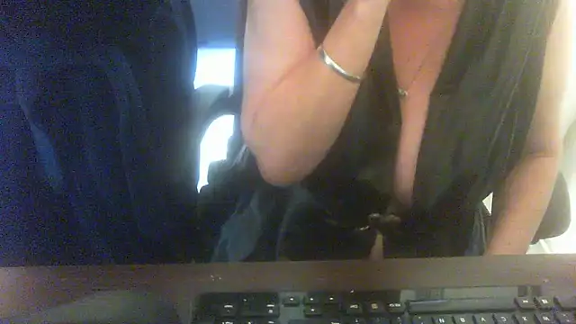 SkycoKin live cam on StripChat