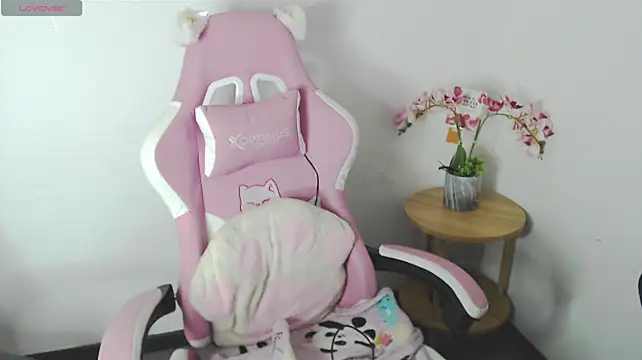 Layla_Samara live cam on StripChat