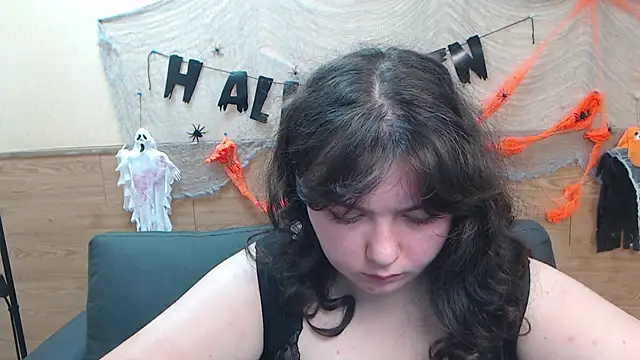 NeonilaLisova live cam on StripChat