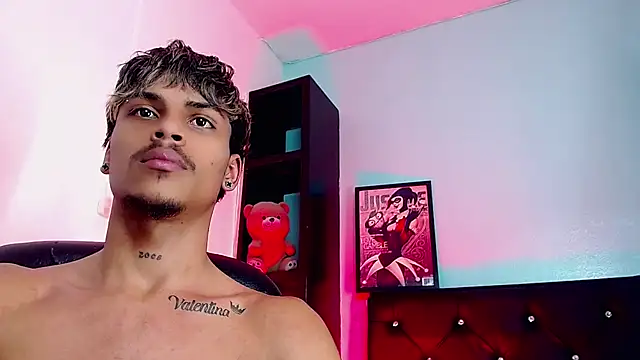 Angel_foxc13 live cam on StripChat