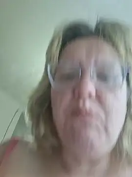 SonyaMarmeladx live cam on StripChat