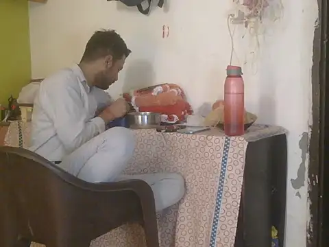 Stubborndesiboy live cam