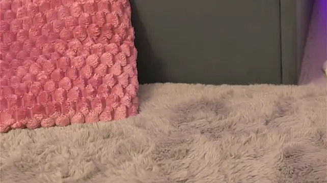 LilaRoses live cam
