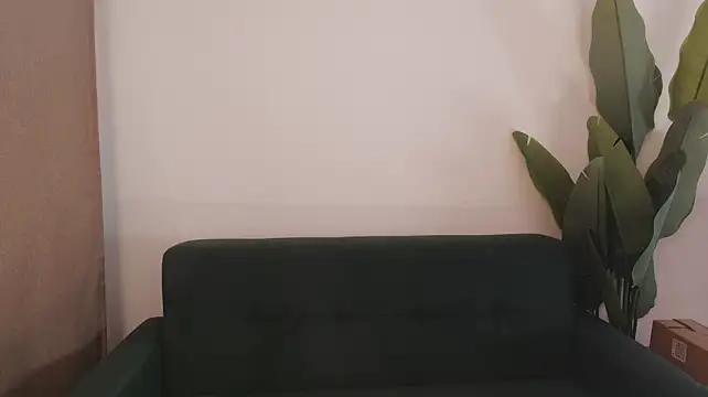 Mis_Milania live cam on StripChat