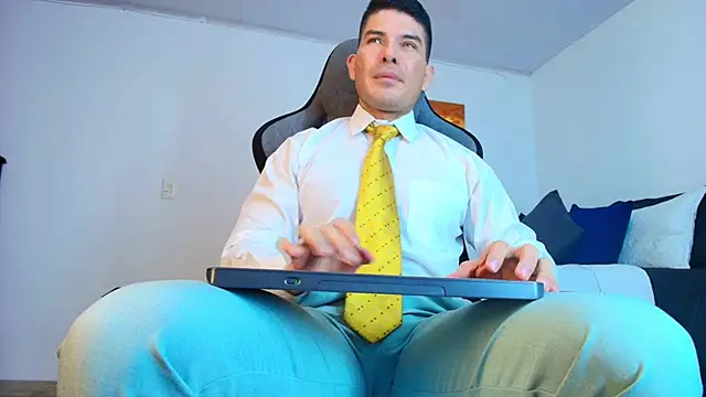 Andrewstelle_coleman live cam on StripChat