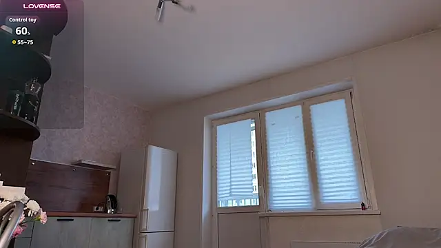 LunarMirage live cam on StripChat