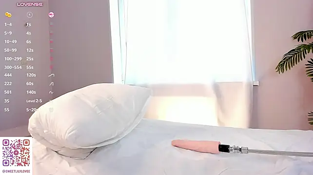 SweetLilyLove live cam on StripChat