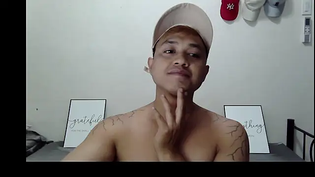 LonelyMark4u live cam on StripChat
